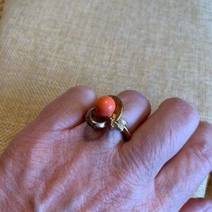 Collectible Avon faux coral gold tone ring size 7